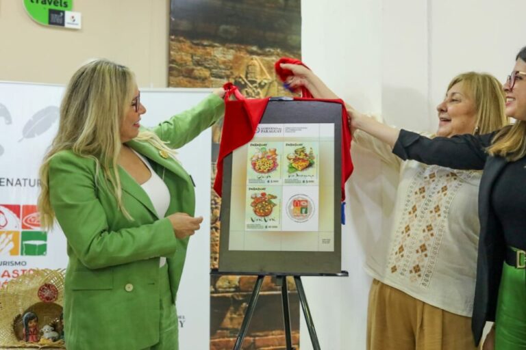 ESTAMPILLAS POSTALES RINDEN HOMENAJE A LA GASTRONOMÍA PARAGUAYA