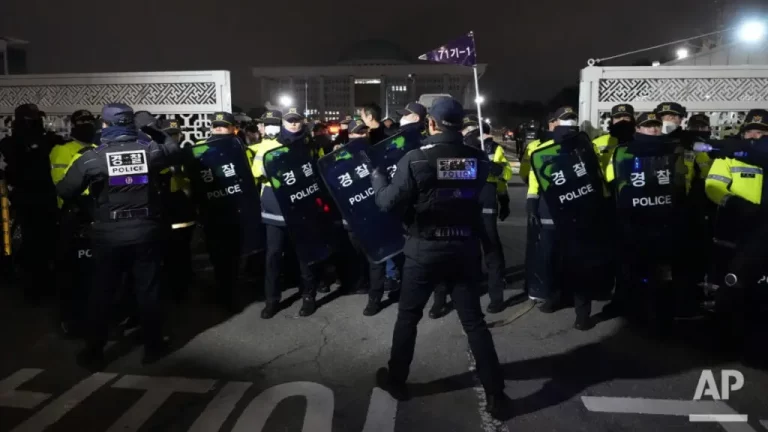 Solicitan orden de arresto contra destituido presidente de Corea del Sur