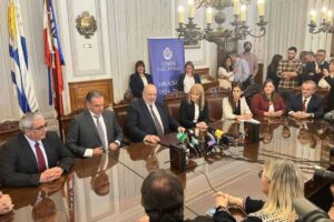 Orsi y Cosse fueron ratificados por la Corte Electoral como presidente y vicepresidenta de Uruguay