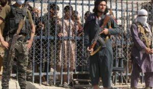 Tensión en la frontera: Afganistán responde con ataques aéreos a Pakistán