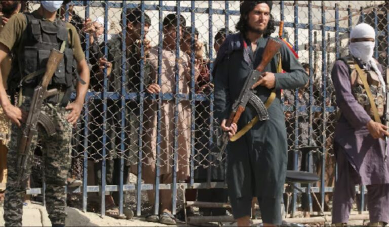 Tensión en la frontera: Afganistán responde con ataques aéreos a Pakistán