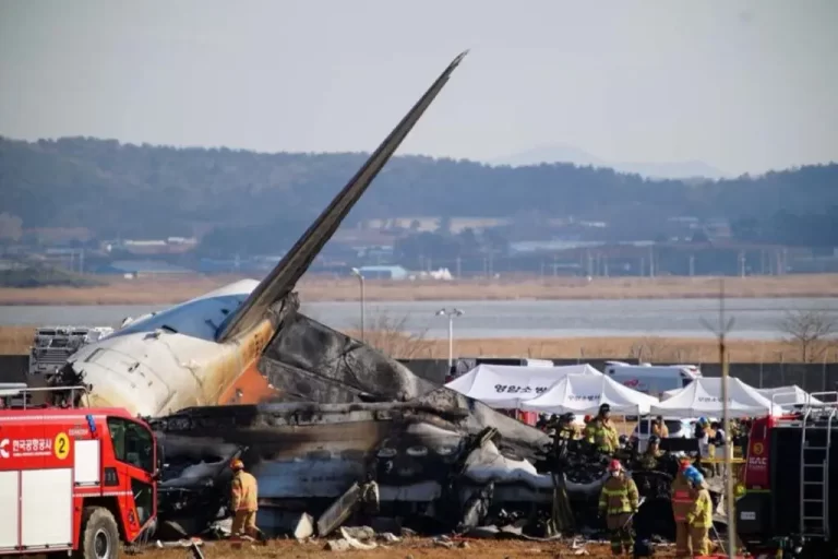Accidente aéreo deja al menos 96 muertos en Corea del Sur