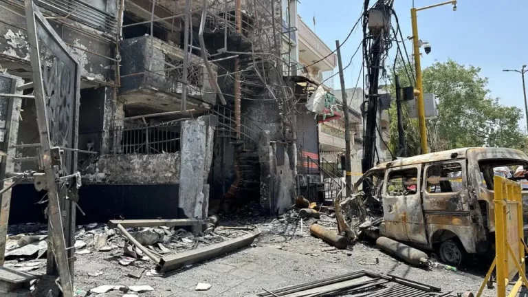 Colisión de camión cisterna de gas provoca al menos 14 muertes en India