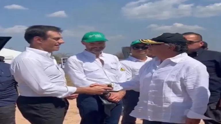 Gobierno de Colombia celebra la apertura de la planta de energía solar más grande del país