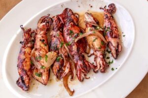 Chipirones encebollados: Una receta para impresionar a cualquiera (sin esfuerzo) + 12 ideas de acompañamientos