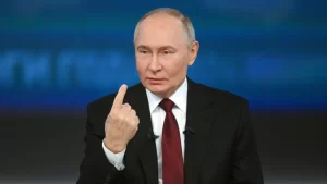 Presidente Vladímir Putin destaca que militares rusos recuperan kilómetros de territorio