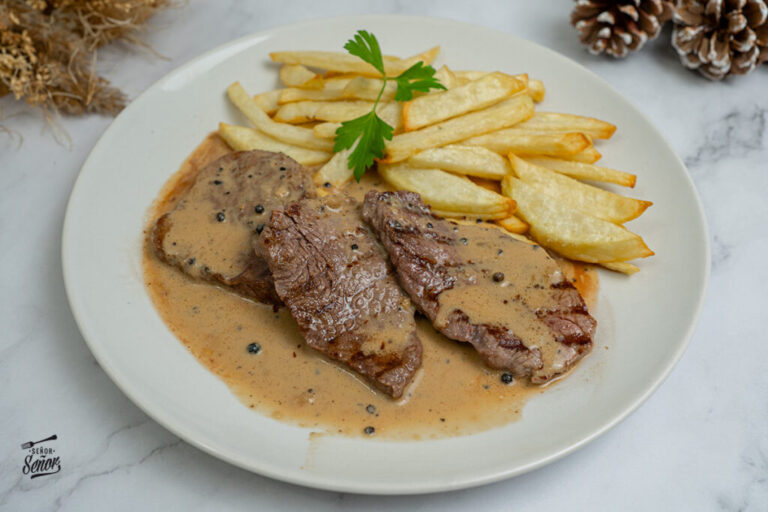 Solomillo de ternera en salsa a la pimienta. Receta rápida