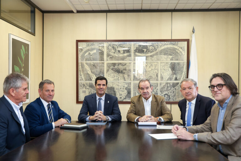 3841_representantes-de-segib-ceib-e-instituciones-de-tenerife-durante-la-reunion-para-coordinar-el-vii-foro-de-la-mipyme