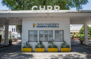 Niña baleada en brazos de su padre, podría quedar parapléjica