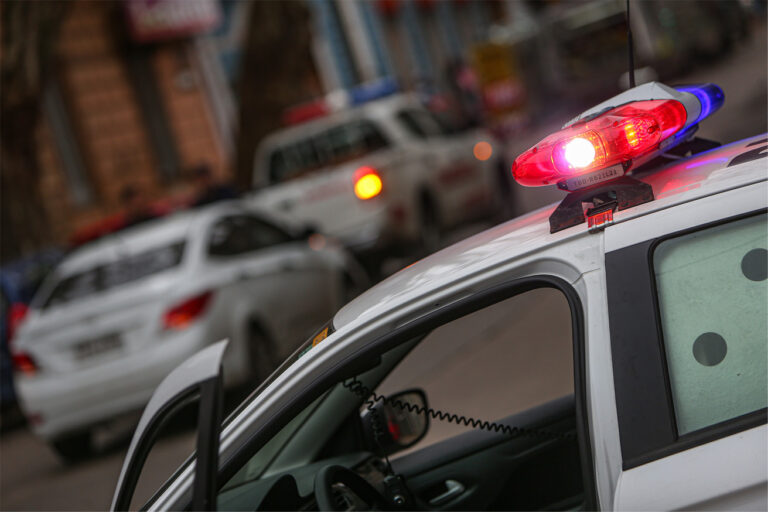 Niño de 11 años herido de bala frente a su hogar en Casabó