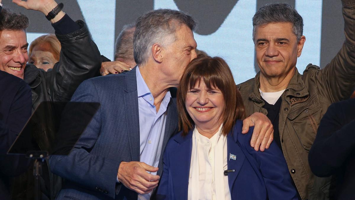 Bullrich: el PRO “se tiene que definir, o son oficialismo o son oposición” Bullrich: el PRO “se tiene que definir, o son oficialismo o son oposición”