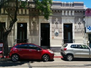 Como represalia por presunto robo de moto /Dos sujetos secuestraron a un joven tras irrupción violenta de hogar