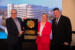 El Gran Bourbon Hotel reconoce y valora el aporte de la ministra Angie Duarte al desarrollo del turismo.