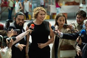 “Emilia Perez” llega como favorita a los Globos de Oro