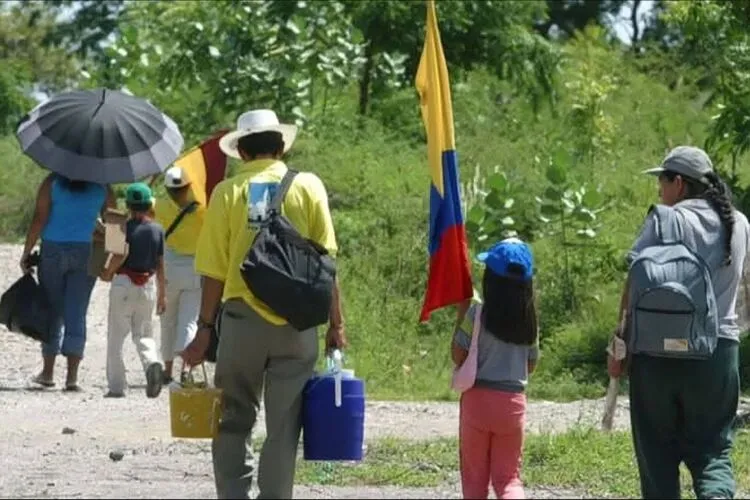 Colombianos llegan al Zulia por conflicto de la guerrilla en su país