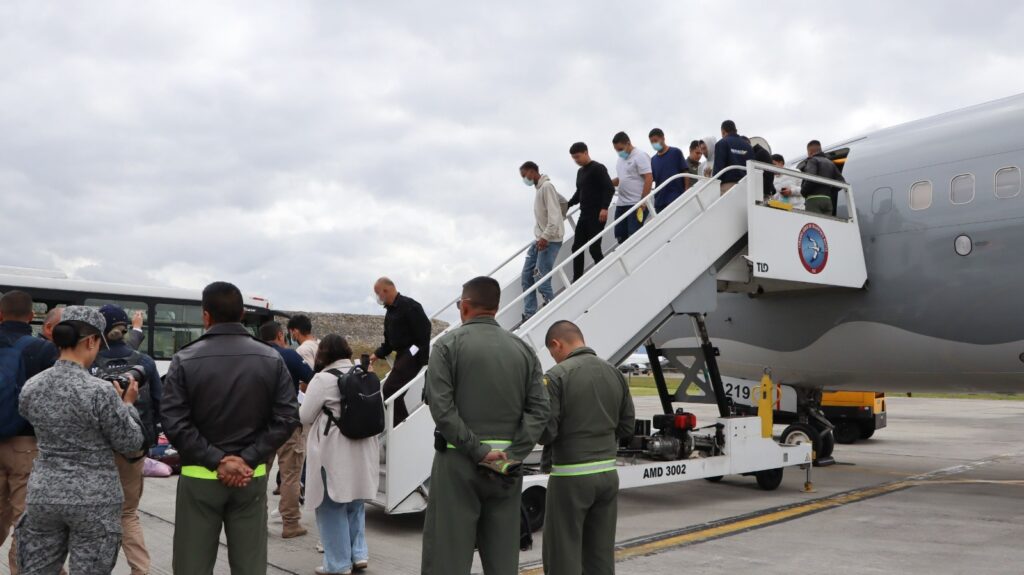 Colombia | Ola de deportaciones: 105 colombianos regresan al país desde San Diego – EE.UU.