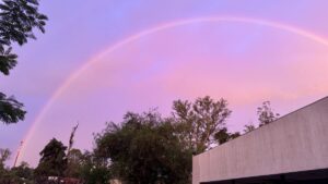 Al caer el sol / Hermoso Arcoiris coronó el cielo de Salto