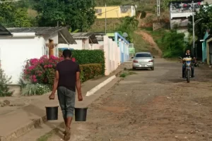 Vecinos de El Pegón se preguntan: ¿dónde está el agua?