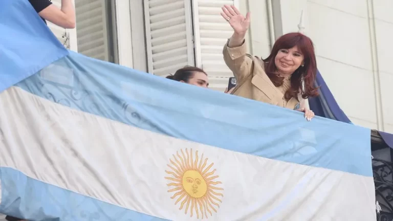 Cristina Fernández piensa en un «cambio de rumbo» para Argentina tras «un año difícil»