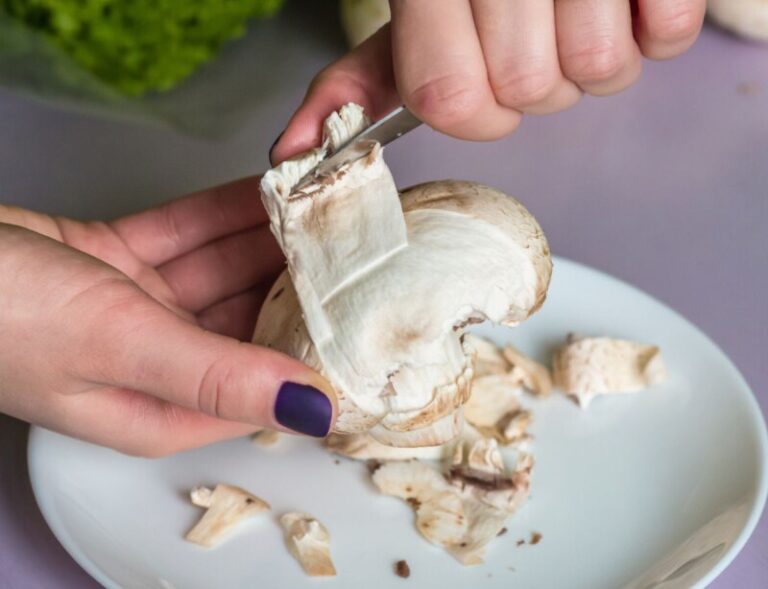 Champiñones al ajillo