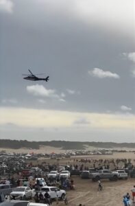 Secuestraron el helicóptero que aterrizó sin autorización en una playa de Pinamar