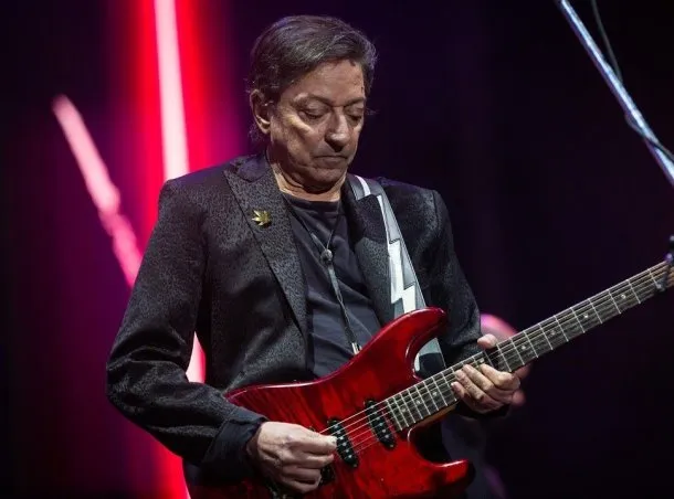 Julio Moura, guitarrista de Virus