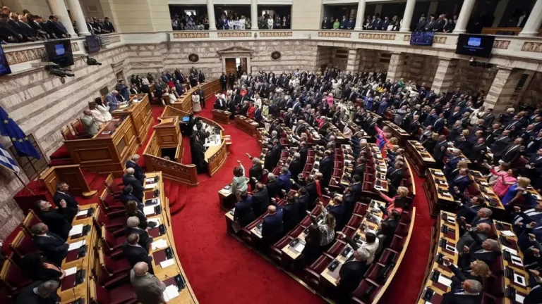 Parlamento griego fracasa en primer intento por elegir al presidente del país