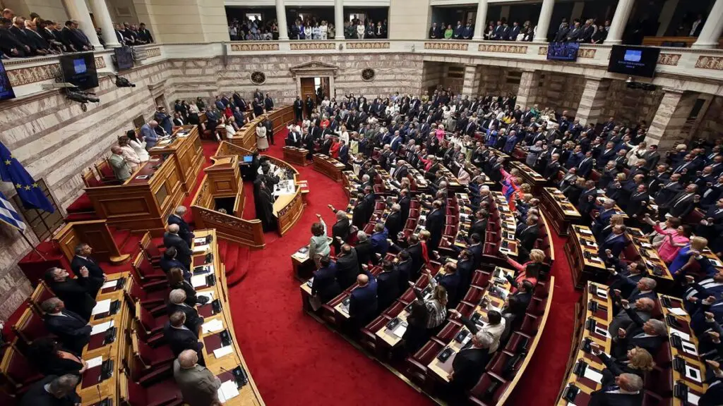 Parlamento griego fracasa en primer intento por elegir al presidente del país