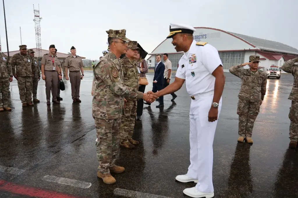 Jefe del Comando Sur de EE.UU. realiza visita oficial a Panamá