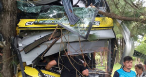 Trágico choque en Misiones: un muerto y 16 heridos