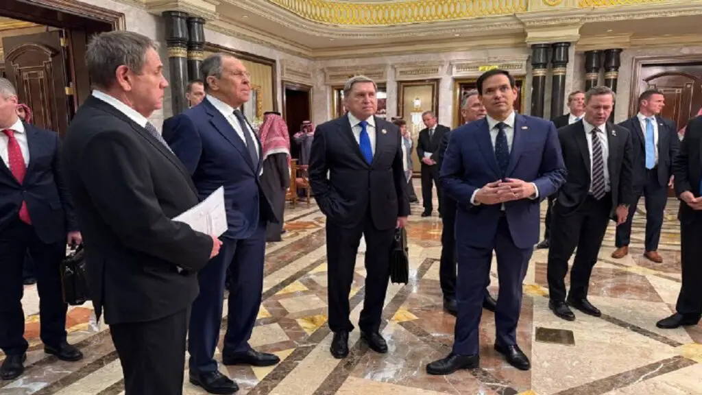 Concluye primera sesión de conversaciones entre Rusia y EE.UU. en Riad