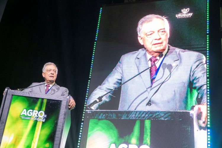 Más allá de la alternancia en el poder, “Uruguay es previsible y confiable”, dijo el ministro Mattos