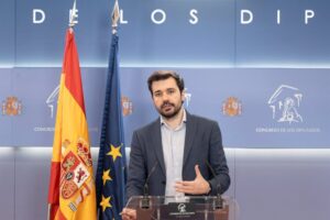 Cómo la Insistencia de Sumar en una Candidatura Conjunta Afecta su Apoyo Electoral