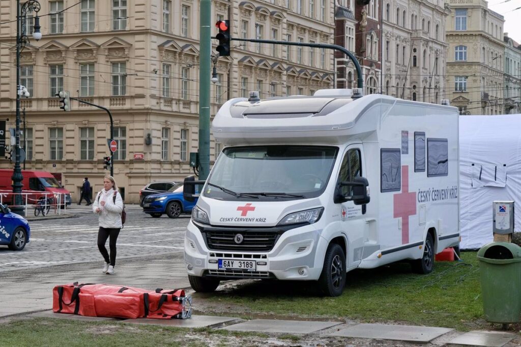 Dos fallecidos en ataque con arma blanca en centro comercial de República Checa: lo que necesitas saber