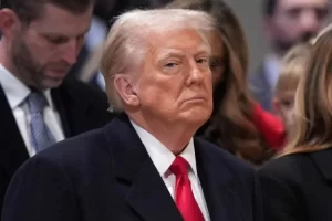 Trump impone condiciones a Ucrania y llama dictador a Zelenski