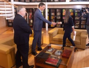 La Mesa del Congreso Ignora la Iniciativa de Junts sobre la Cuestión de Confianza: Posible Votación a Finales de Mes