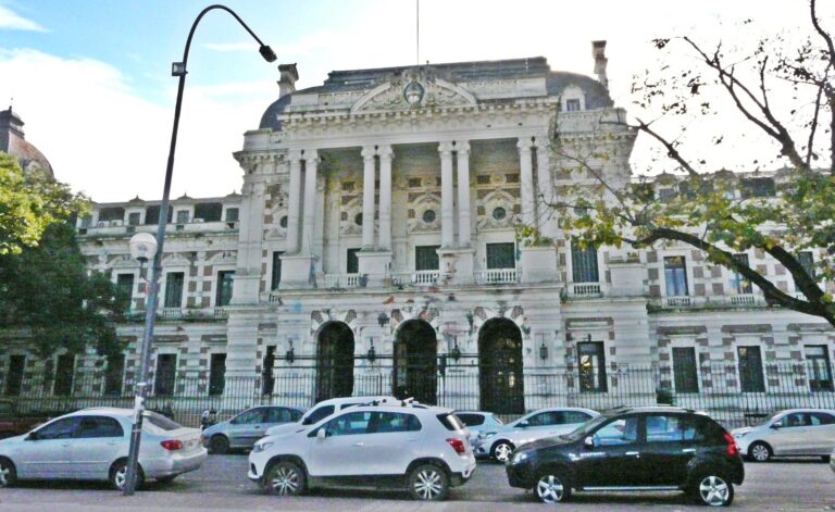 Paritaria bonaerense: el gobierno ofreció a docentes y estatales un aumento del 7% en febrero y del 2% en marzo