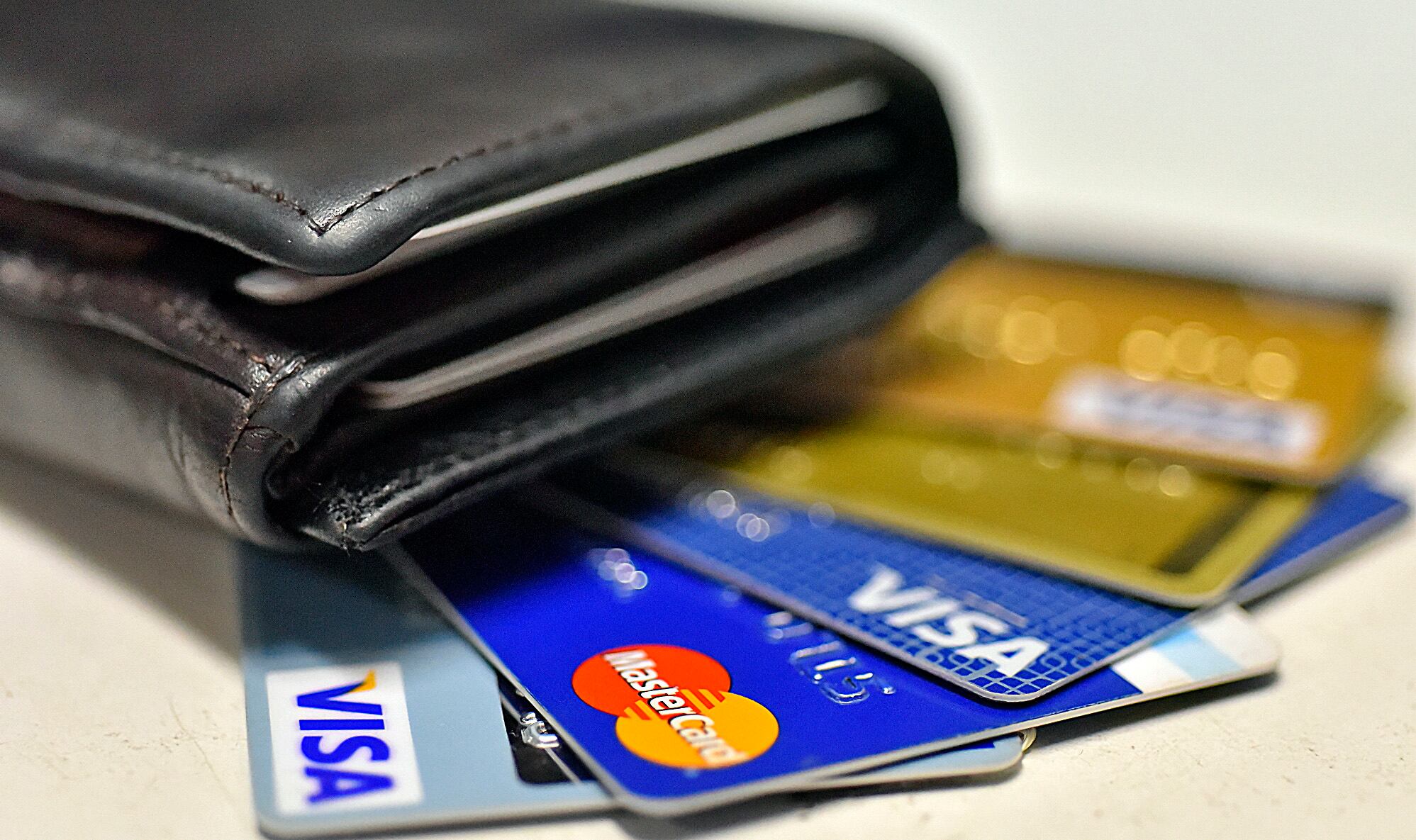 Crecimiento de las tarjetas de débito frente a la reducción de las de crédito