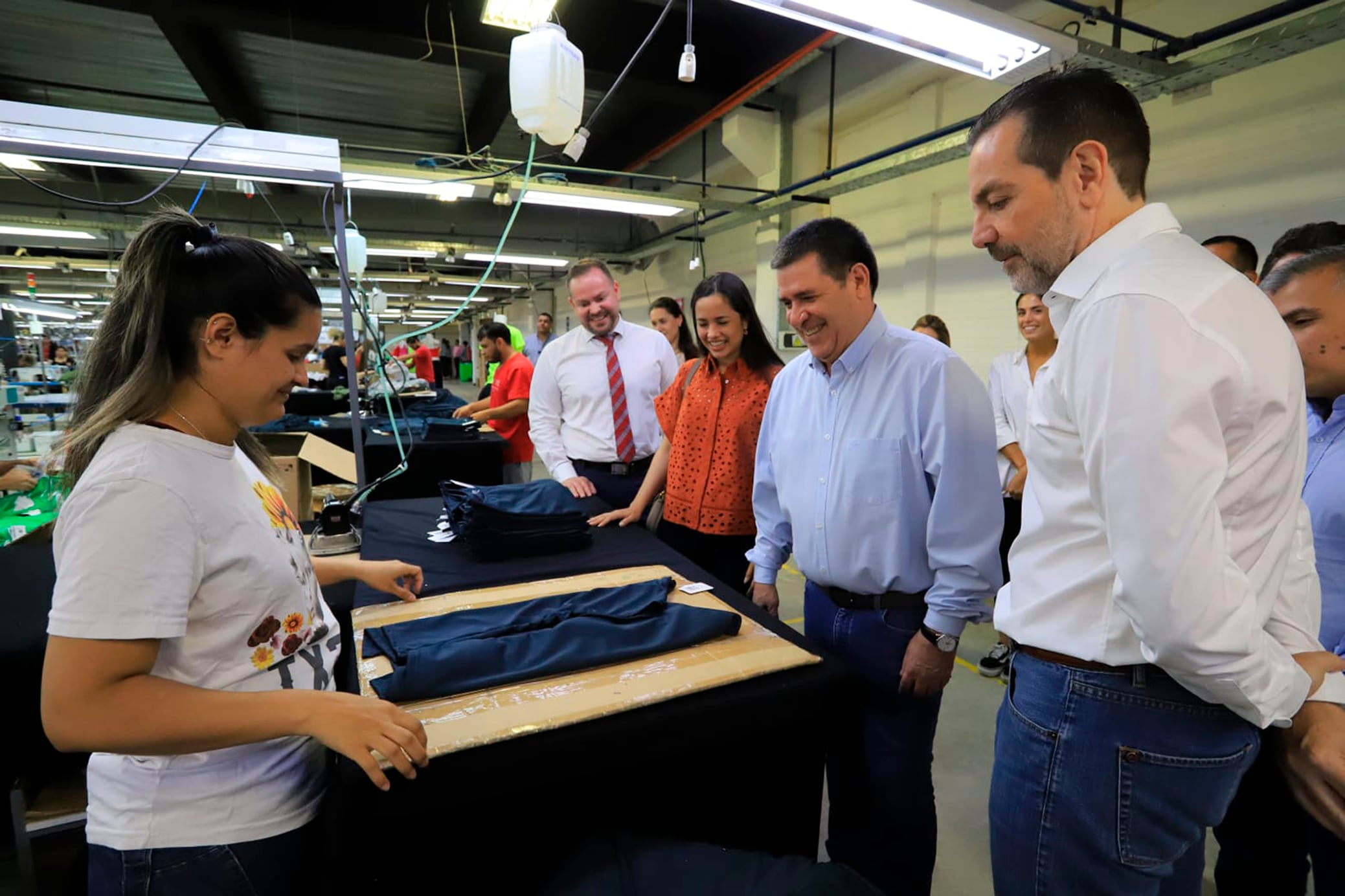 Única fábrica montada por Itaipú en barrio San Francisco es de amigo y pareja de Cartes