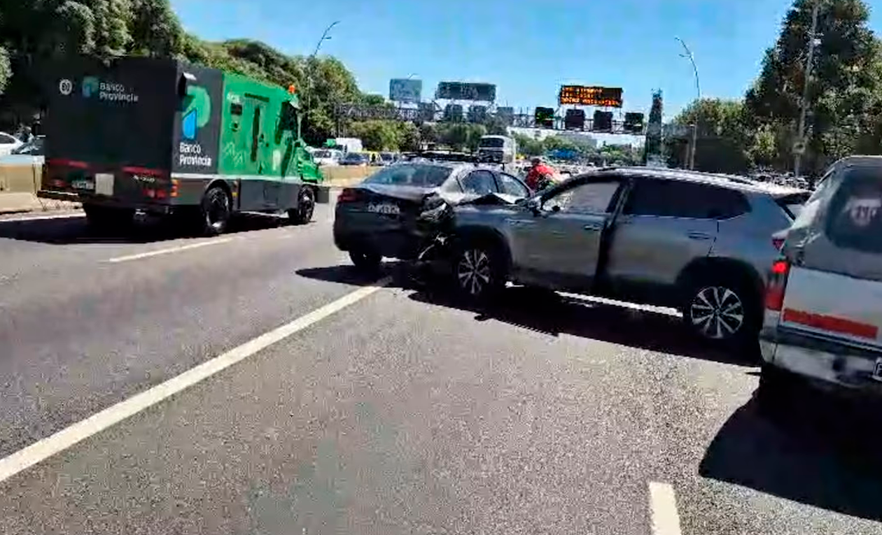Choque múltiple en la General Paz dejó dos heridos y generó demoras