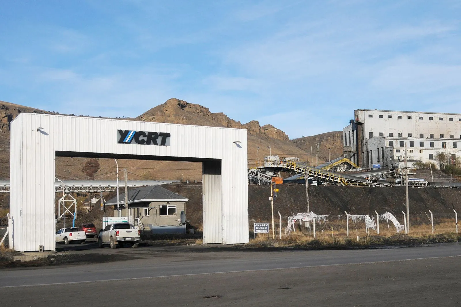 El Gobierno convirtió por decreto en Sociedad Anónima a YCRT