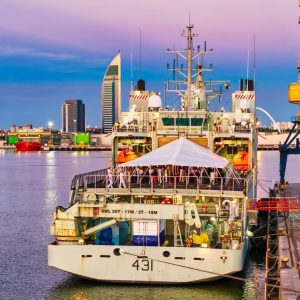 Buque de la Armada Canadiense finaliza escala en Montevideo