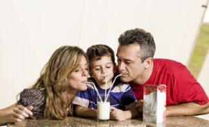 La leche es fuente de nutrientes especiales