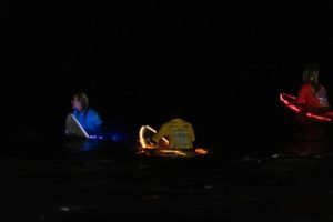 ¡El surf se ilumina en la noche de Punta del Este! Únete al Full Moon Festival en El Emir