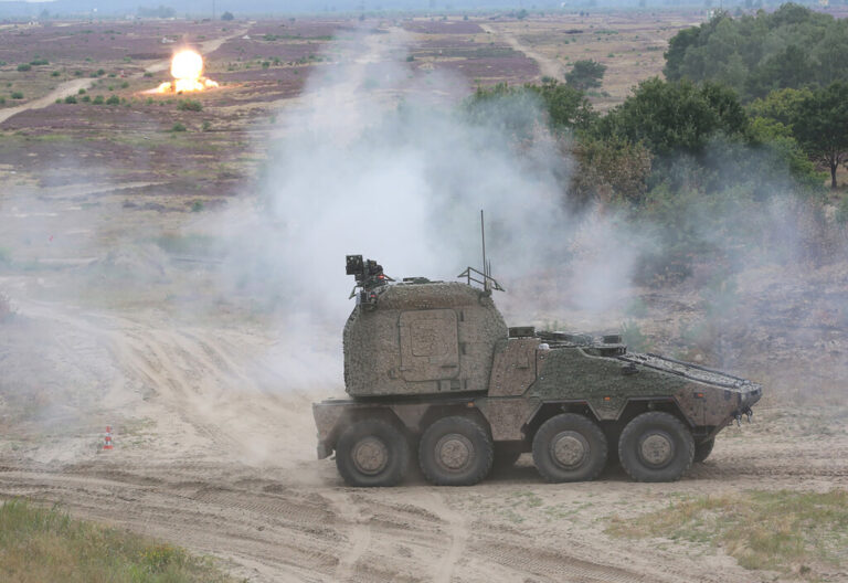 Rusia afirma haber destruido un obús alemán RCH 155 en Ucrania: el único detalle es que aún no está desplegado en combate