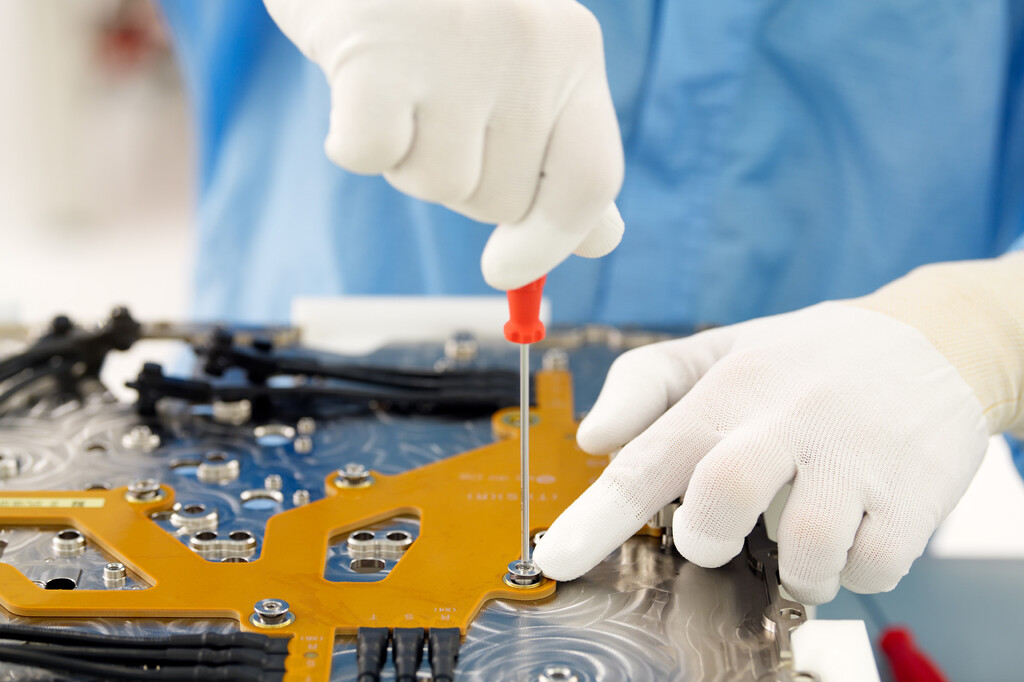 ASML se enfrenta a EEUU y Países Bajos: va a construir un centro de reparación en el corazón de China