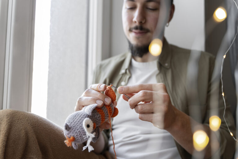 Un estudio ha descubierto una actividad mucho más eficiente para tu cerebro que escribir a mano o caminar: coser