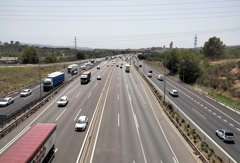 Sin peajes, la AP-7 se ha convertido en un infierno. La solución pasa por límites de velocidad variables de 60 km/h