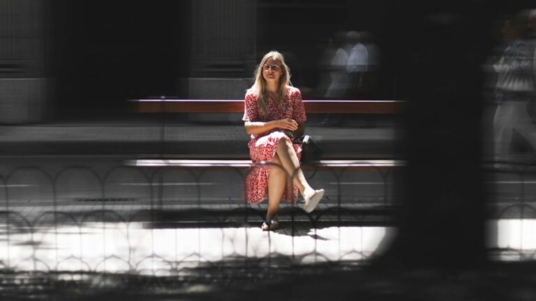 Europa busca soluciones a la epidemia de soledad