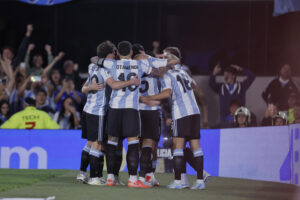 Argentina arrasa con Brasil y refuerza su dominio en las Eliminatorias Sudamericanas
